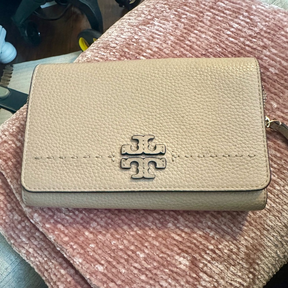 Tory Burch Tan Pebbled Leather Large Wallet
